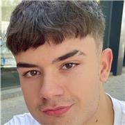 Hugo es una persona motivadora hacia sus clientes (16-50) años de edad que ayudaría a progresar en cada uno de los entrenamientos.